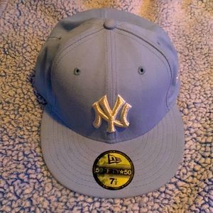 🔥BABY BLUE NY FITTED HAT🔥